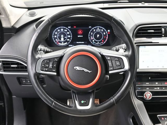 Used 2020 Jaguar F-PACE R-Sport image 27