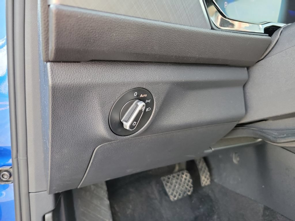 Used 2024 Volkswagen Jetta SE FWD image 25