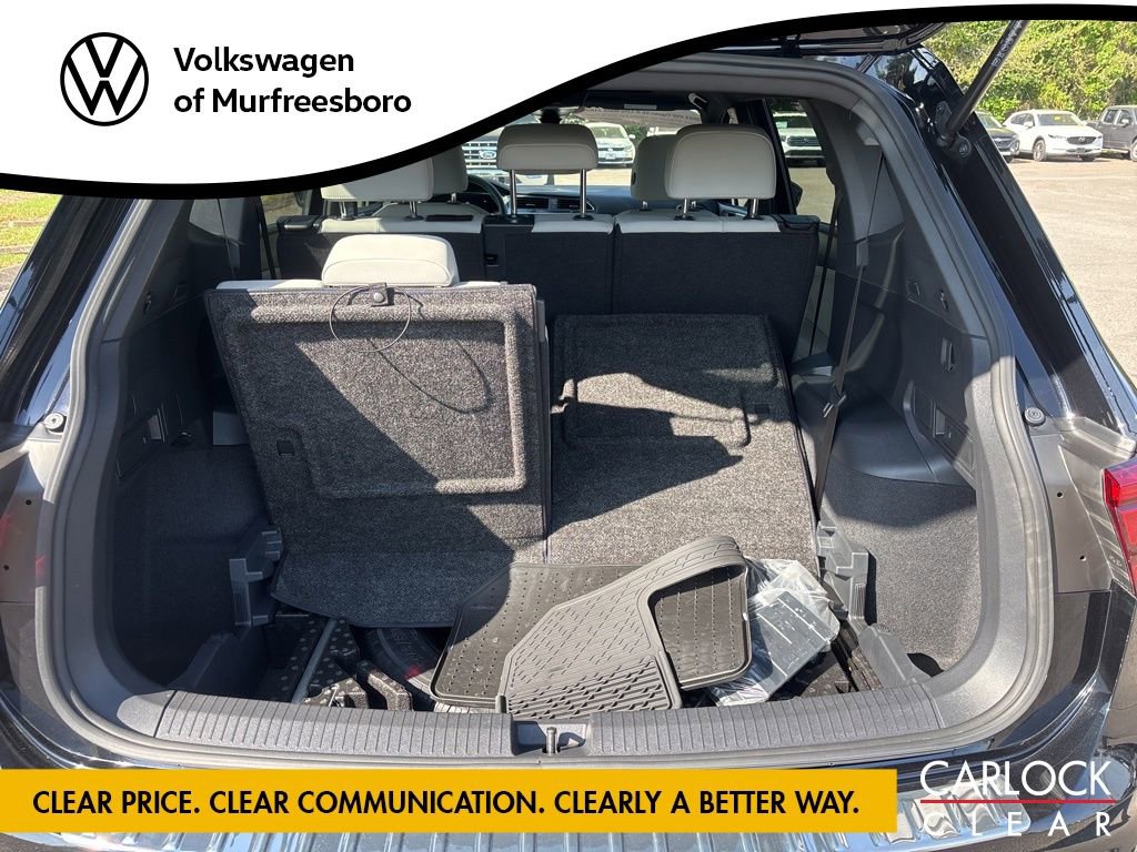 Certified 2023 Volkswagen Tiguan SE R-Line FWD image 14