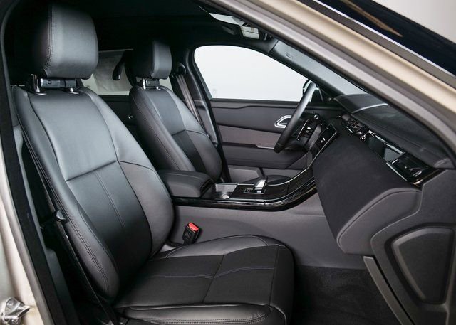 New 2026 Land Rover Range Rover Velar Dynamic SE image 3