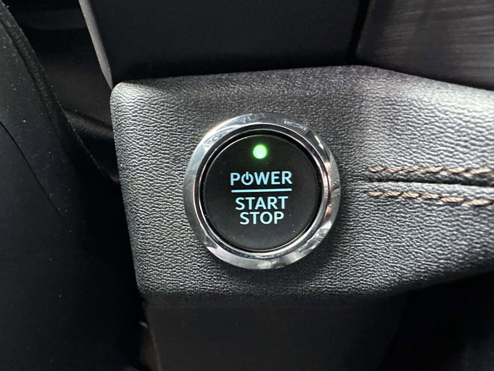Used 2023 Ford F150 Lightning Lariat image 29