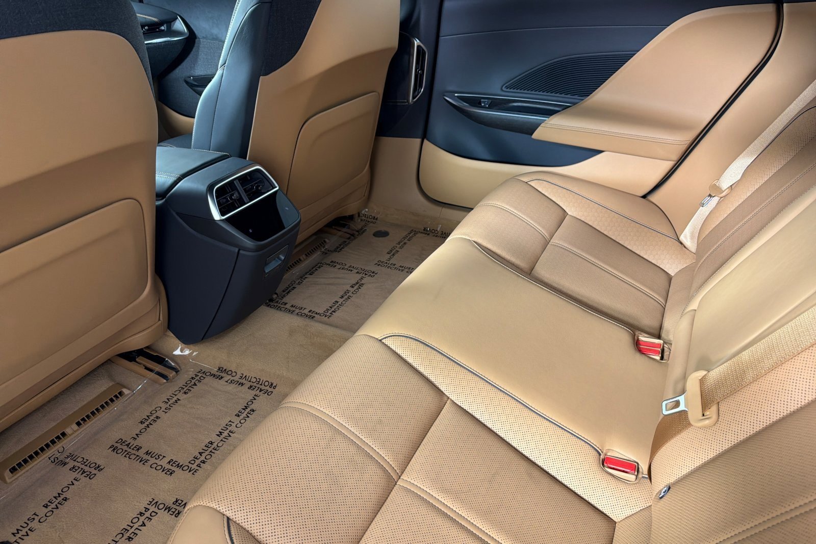 Used 2025 Lucid Air Grand Touring image 11