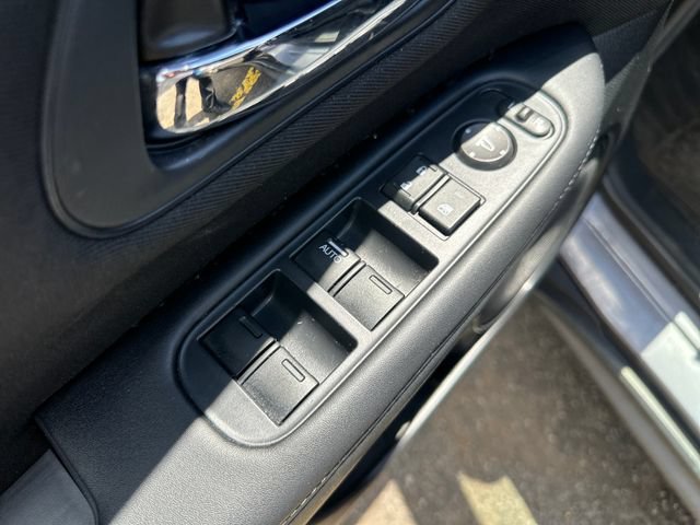 Used 2017 Honda HR-V LX image 11