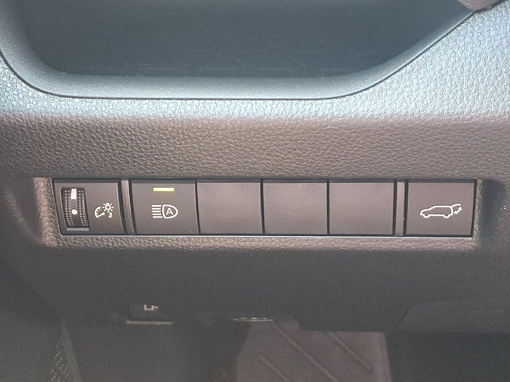 Certified 2021 Toyota RAV4 XLE w/ Convenience Package AWD/4WD image 24