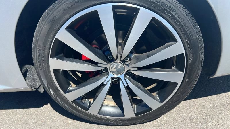 Used 2018 Volkswagen Passat 3.6 FWD image 12