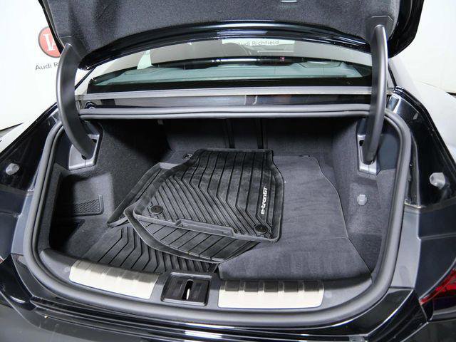 Used 2022 Audi e-tron GT Premium Plus image 10
