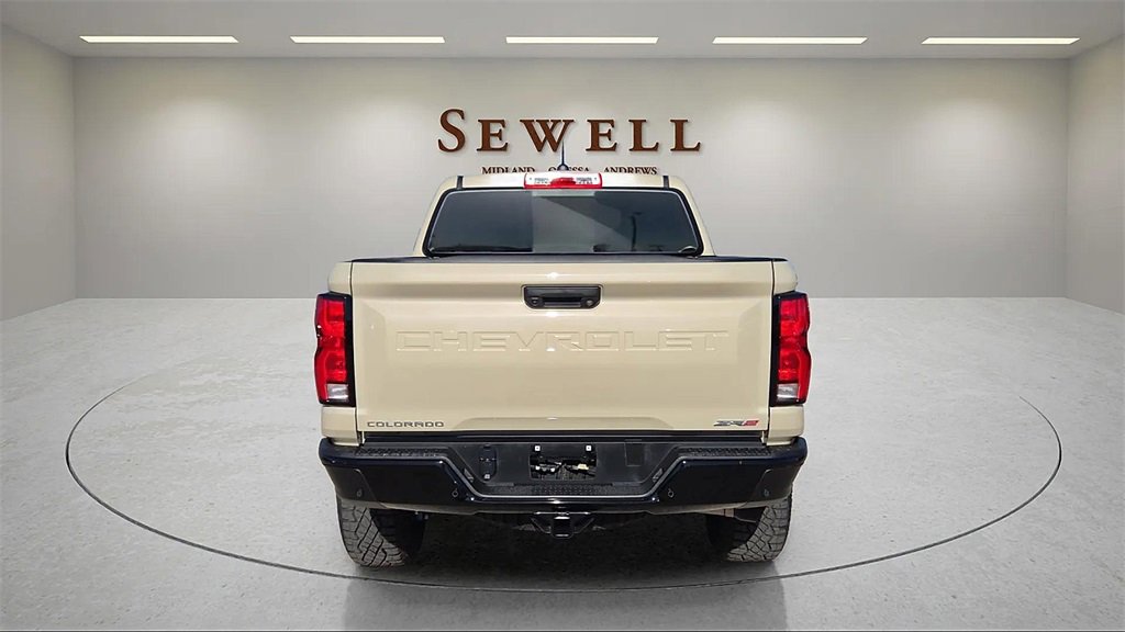 Used 2023 Chevrolet Colorado ZR2 w/ ZR2 Convenience Package III image 4
