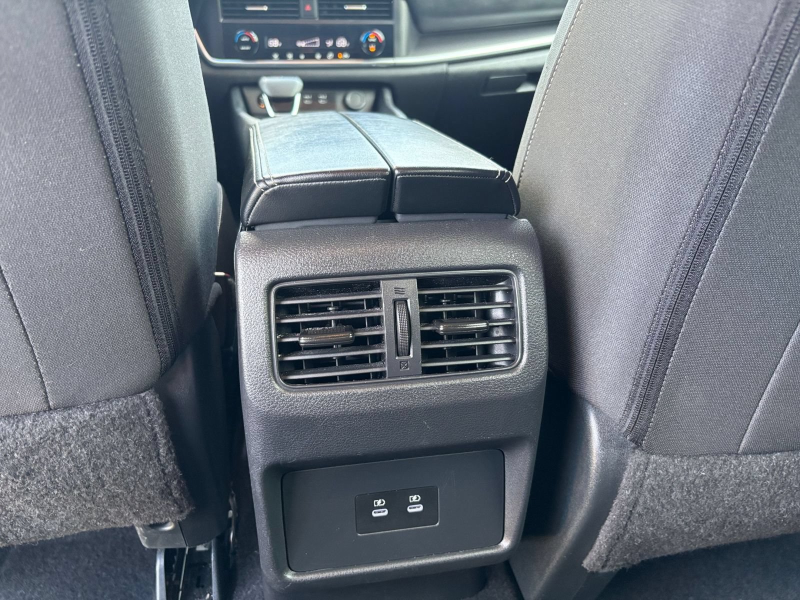 Used 2025 Nissan Rogue SV FWD image 24