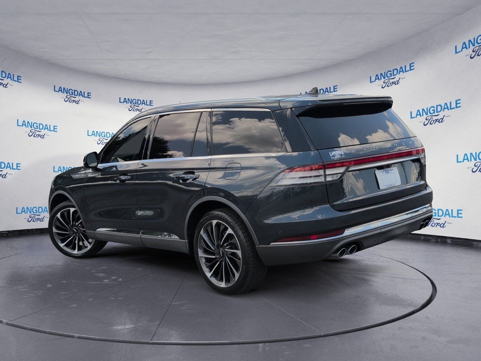 Used 2021 Lincoln Aviator Reserve w/ Equipment Group 202A AWD/4WD image 9