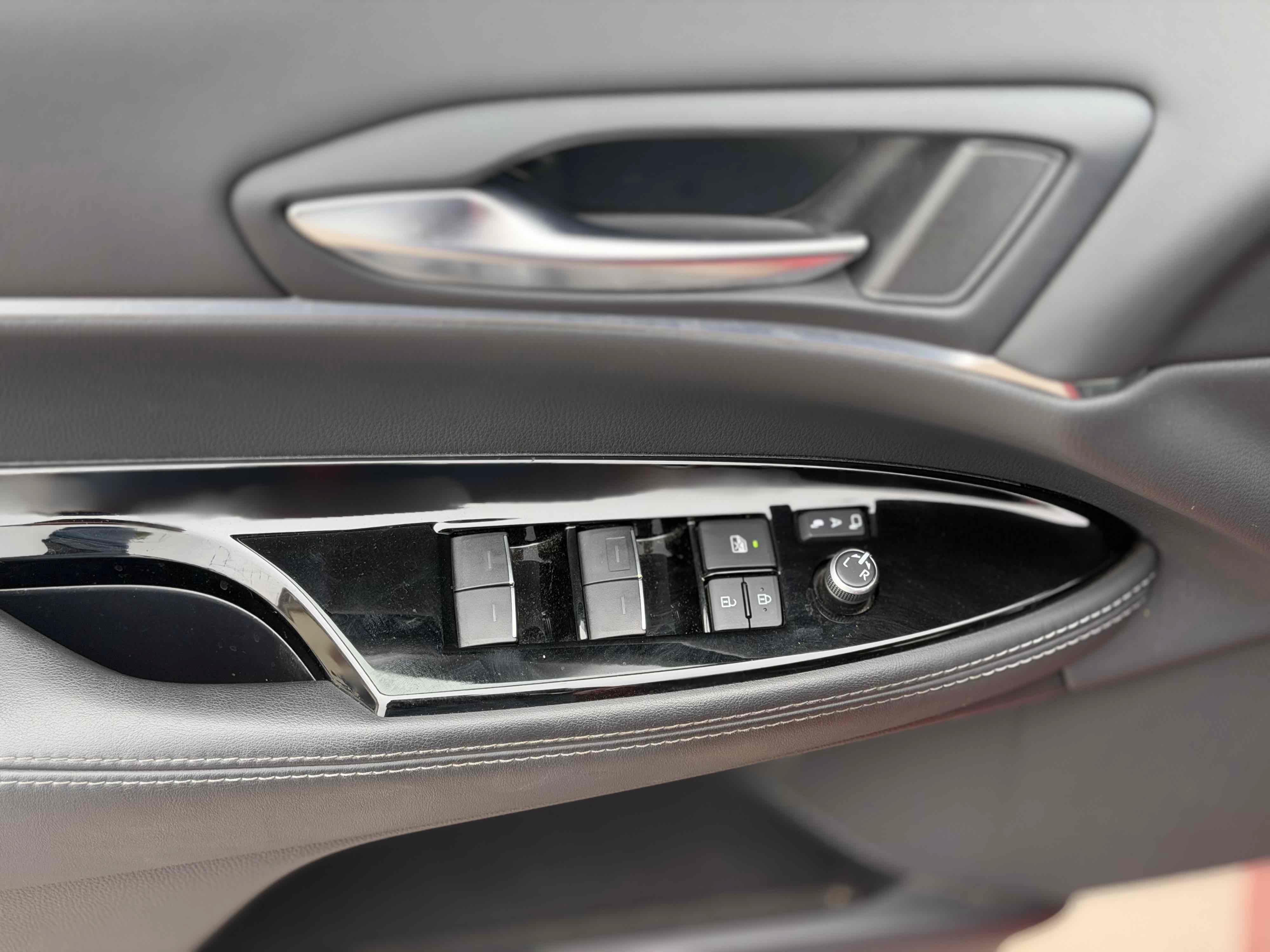 Used 2023 Toyota Mirai w/ Advanced Technology Package RWD image 18