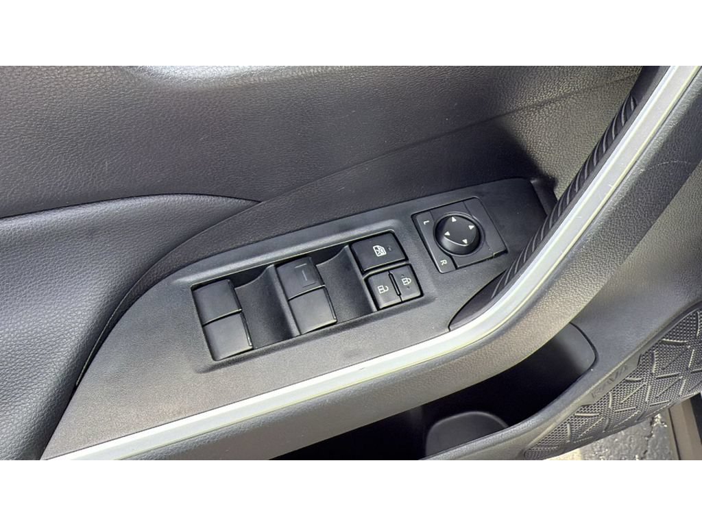 Certified 2025 Toyota RAV4 LE AWD/4WD image 15