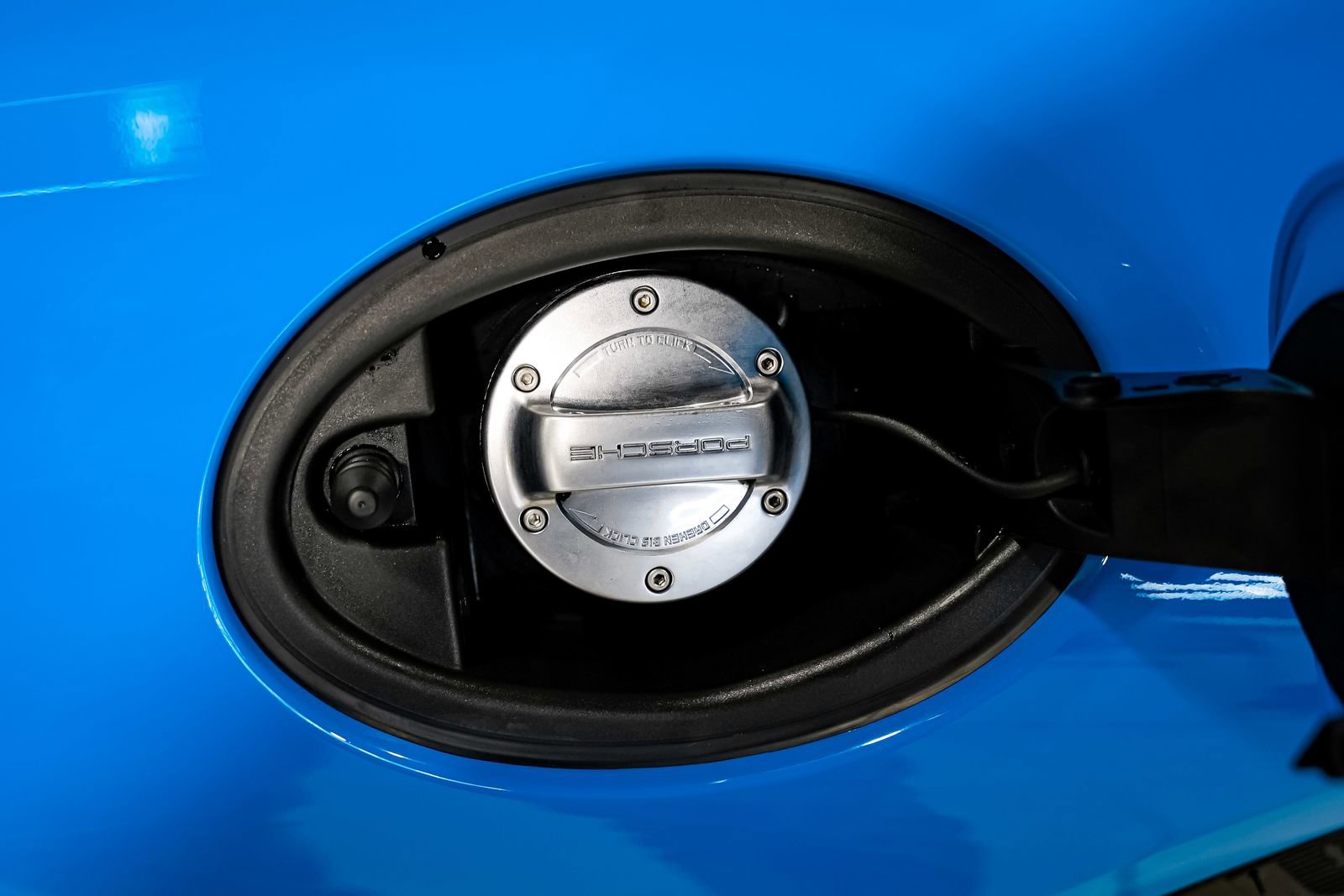 Used 2018 Porsche 911 Targa 4S RWD image 40