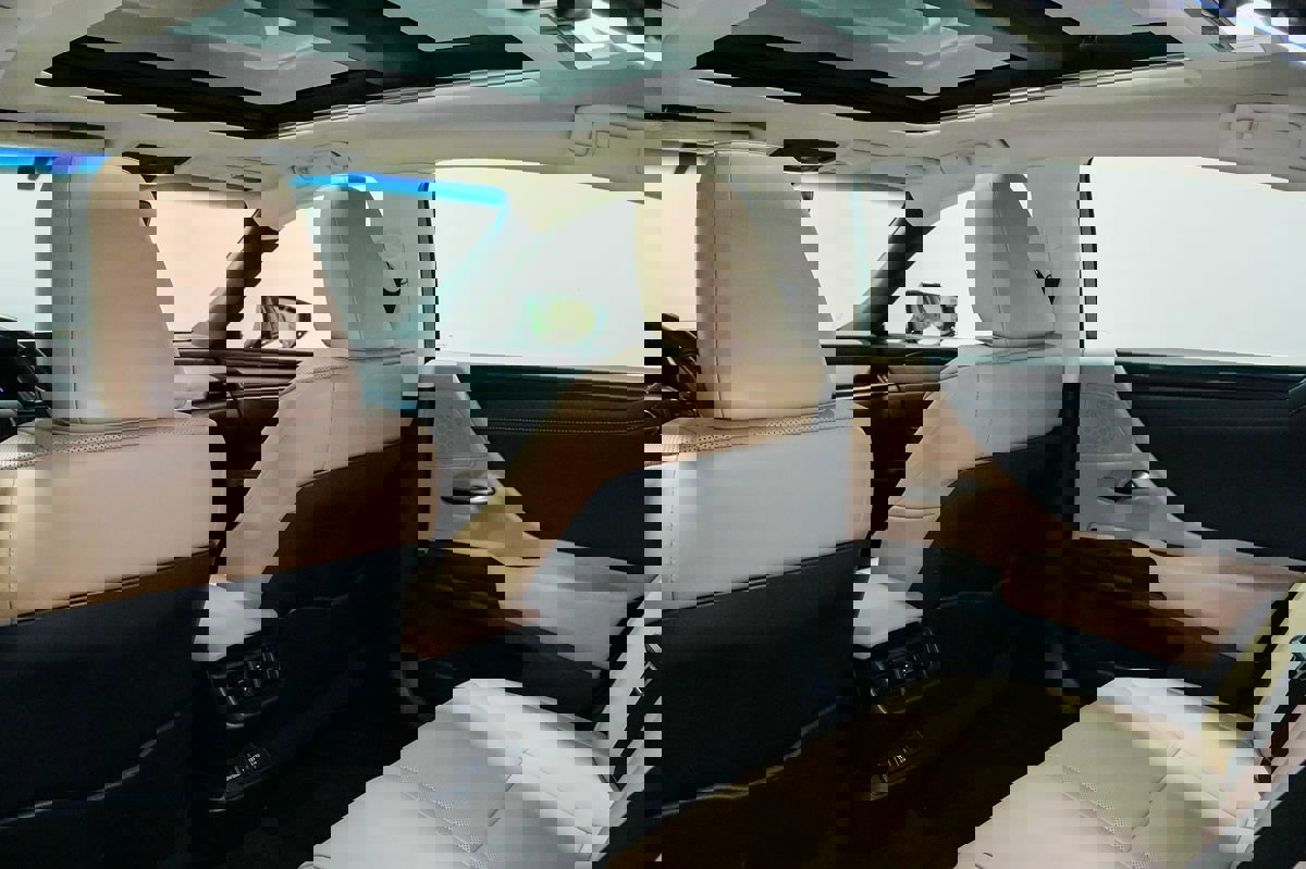 Used 2019 Lexus ES 350 w/ Premium Package FWD image 21