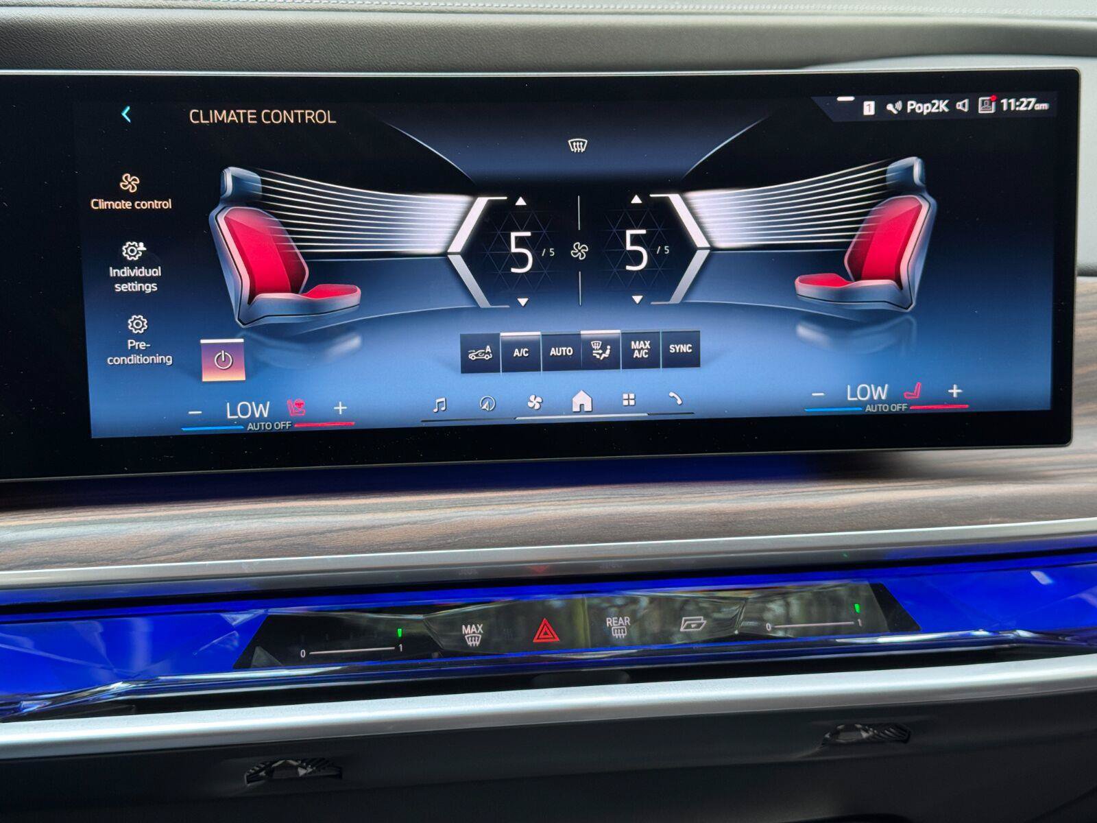 Used 2023 BMW i7 xDrive60 w/ Executive Package 2 AWD/4WD image 27