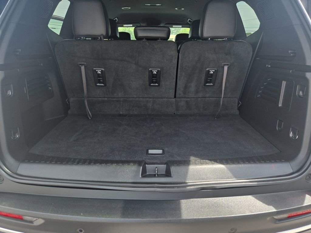 Used 2025 Buick Enclave Preferred FWD image 23