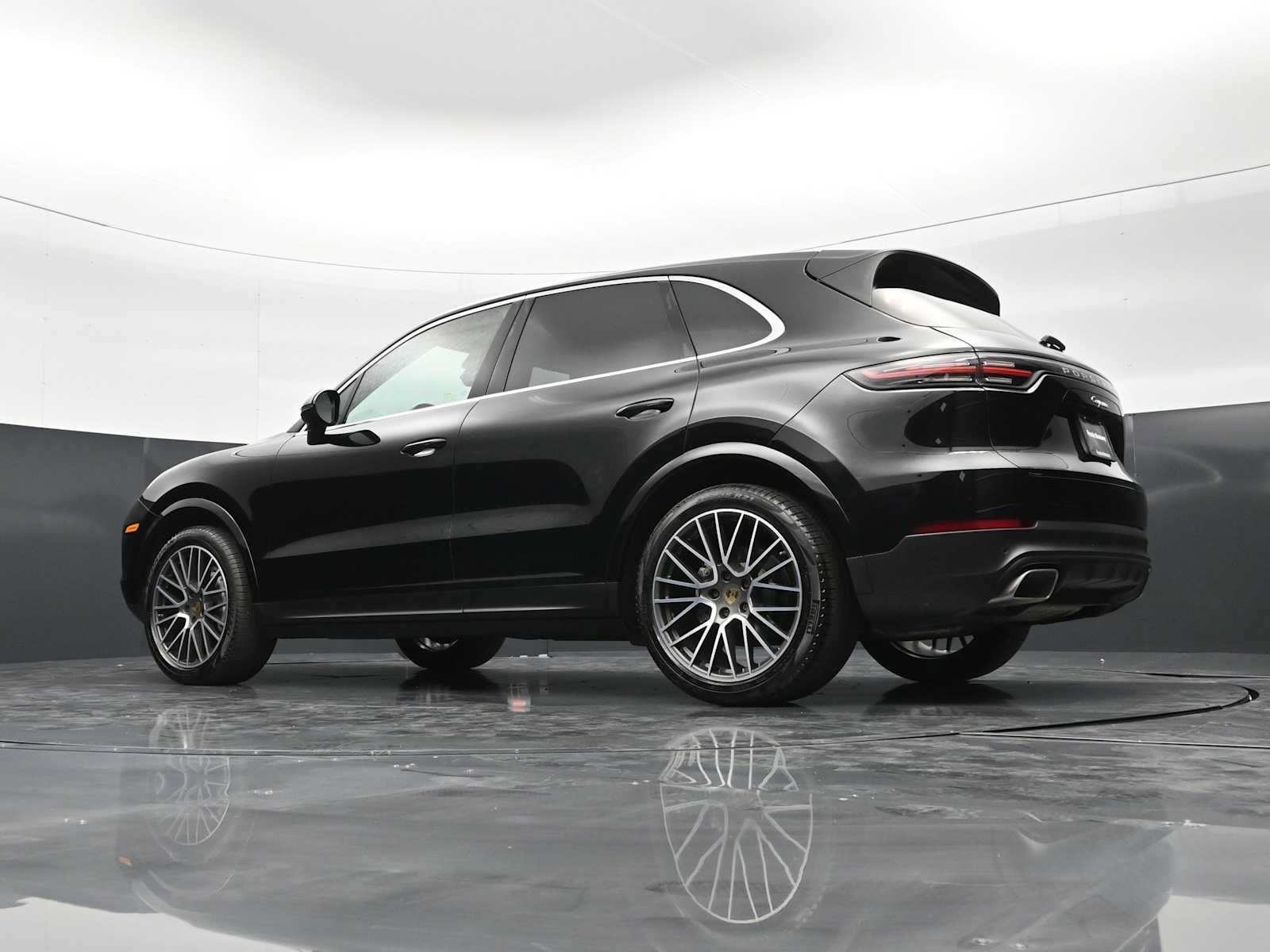 Certified 2021 Porsche Cayenne AWD/4WD image 36