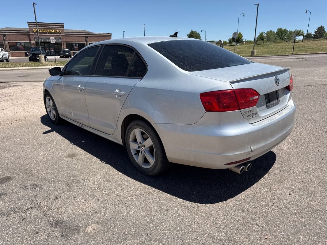 Used 2011 Volkswagen Jetta TDI FWD image 5
