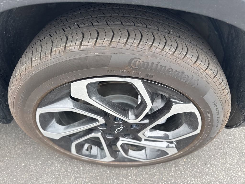 Certified 2025 Chevrolet Trax RS w/ Sunroof Package FWD image 8