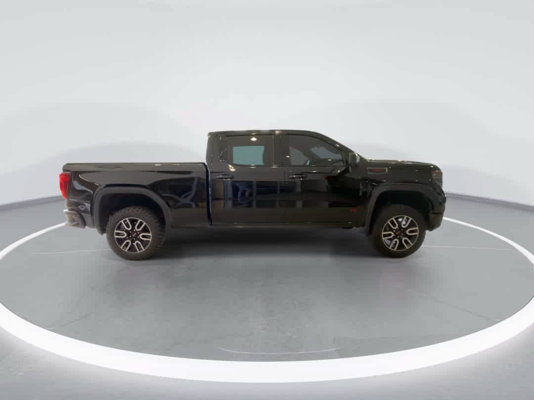 Used 2024 GMC Sierra 1500 AT4 w/ Technology Package AWD/4WD image 9