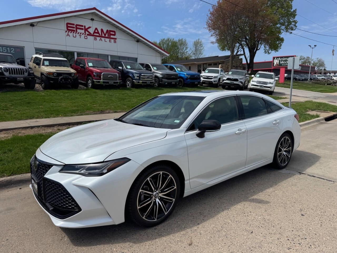 Used 2019 Toyota Avalon Touring w/ Advanced Safety Package FWD image 1