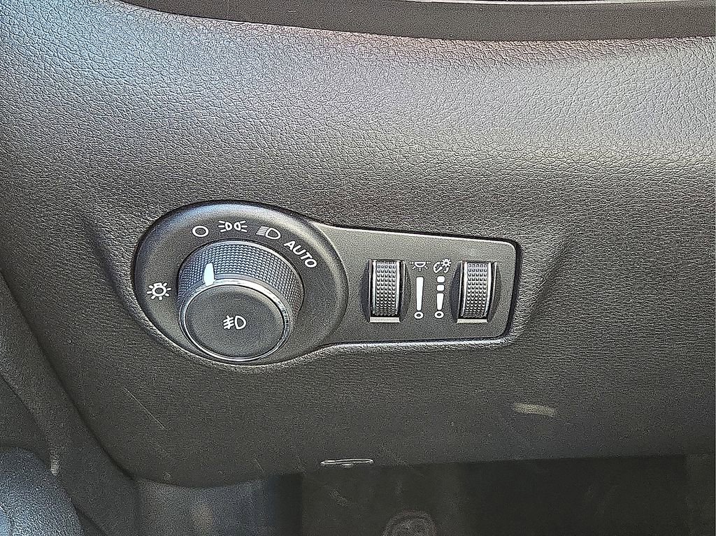 Used 2024 Jeep Compass Trailhawk AWD/4WD image 26