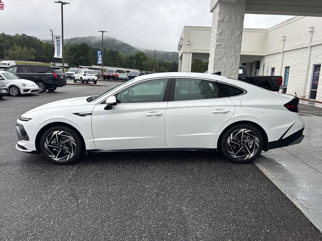 New 2026 Hyundai Sonata SEL FWD image 24