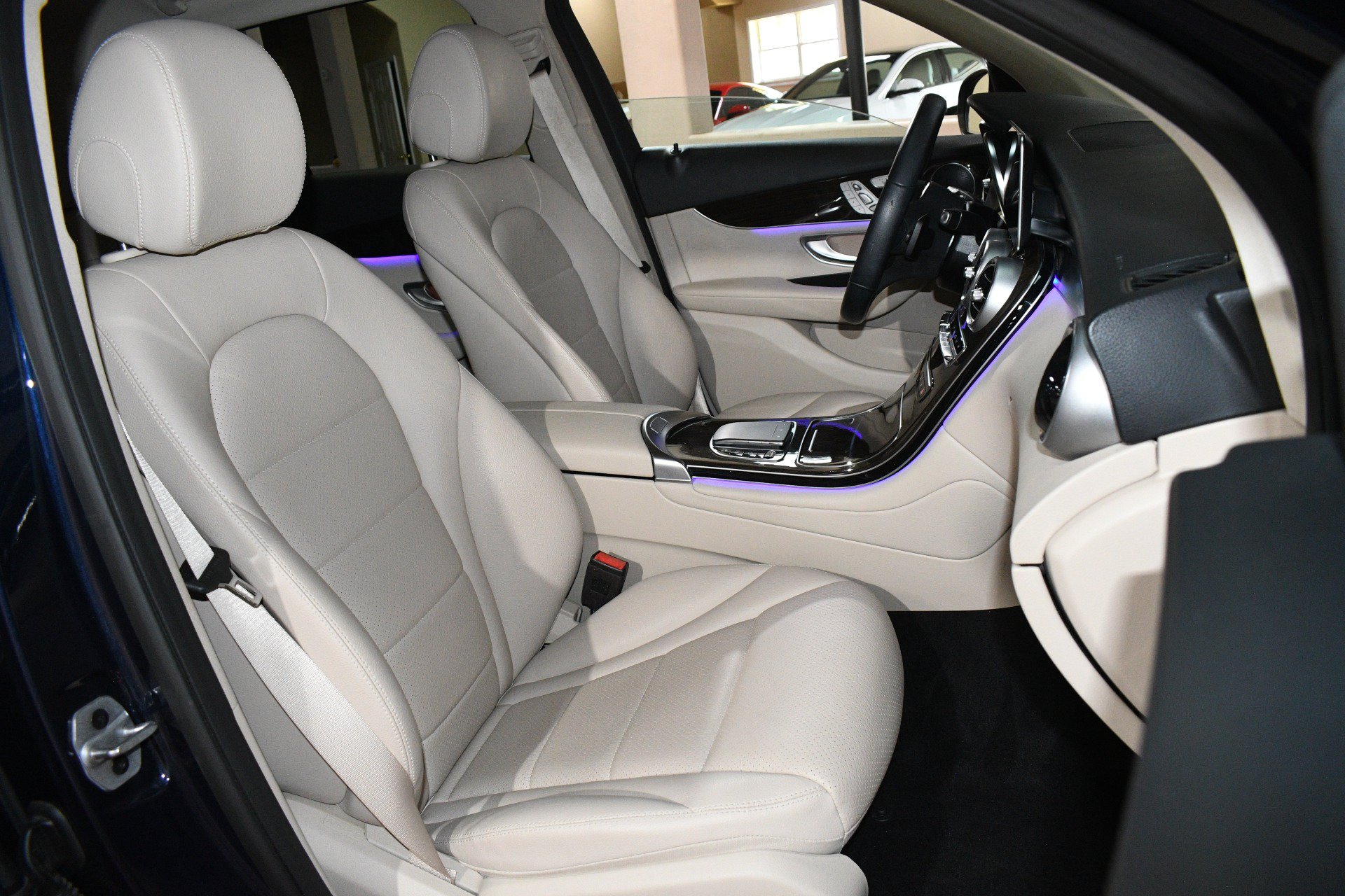Used 2022 Mercedes-Benz GLC 300 image 8