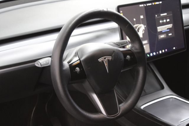 Used 2021 Tesla Model Y Long Range AWD/4WD image 11