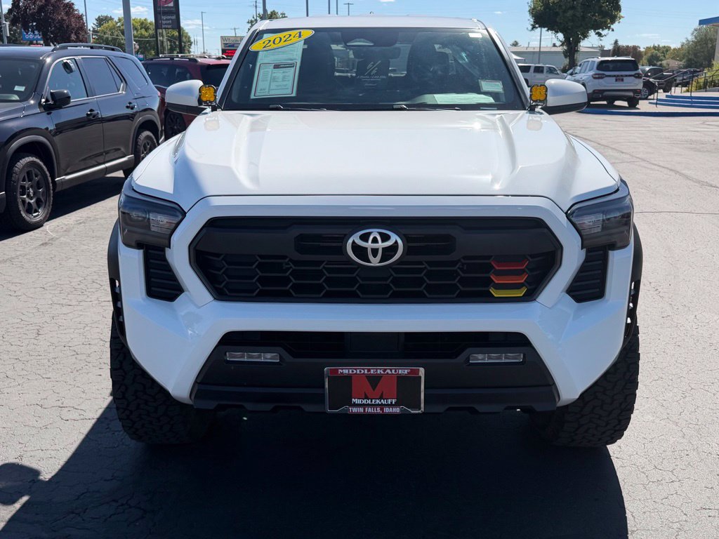 Used 2024 Toyota Tacoma TRD Off-Road AWD/4WD image 8