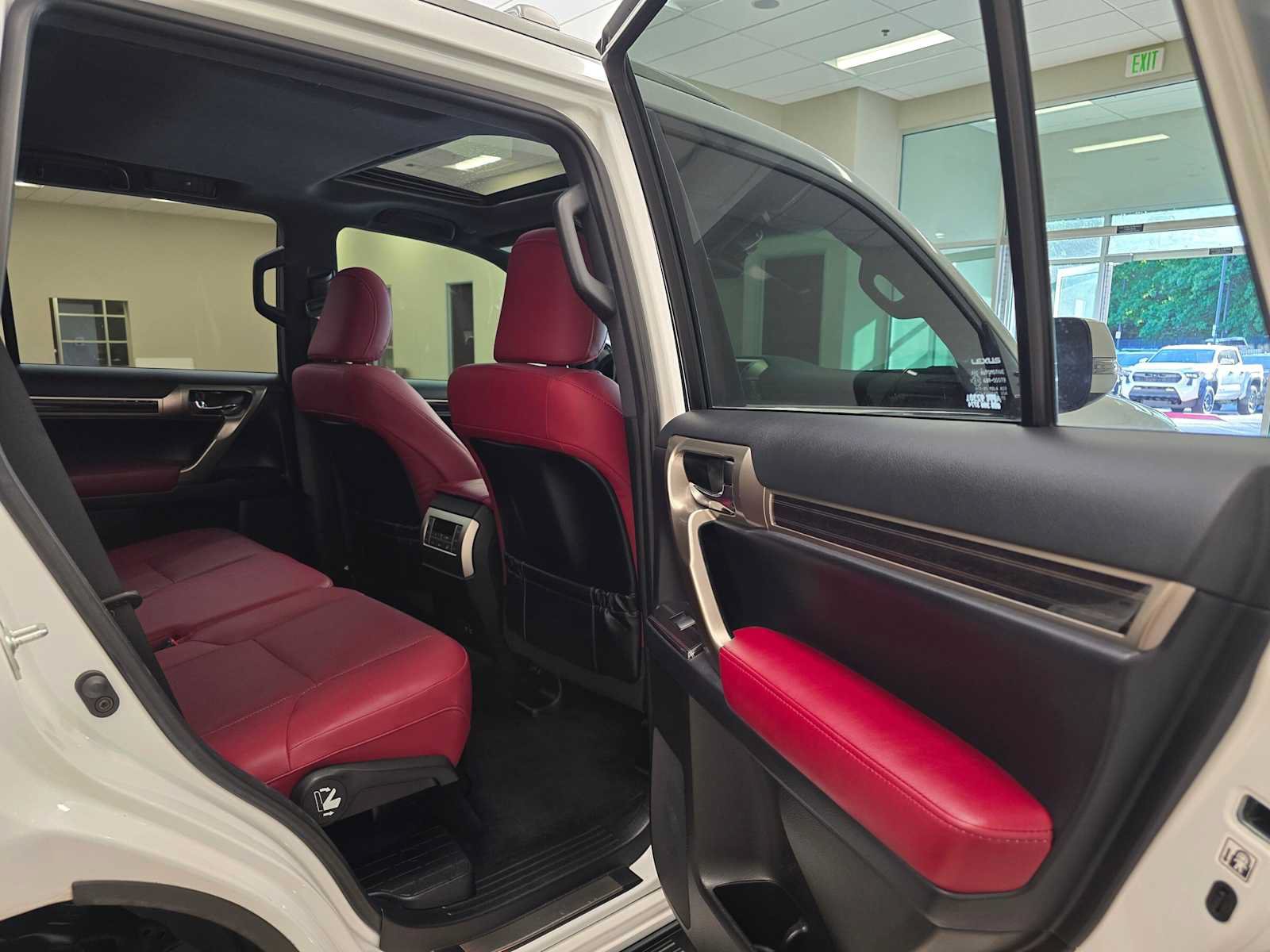 Used 2021 Lexus GX 460 Premium w/ Premium Package AWD/4WD image 28