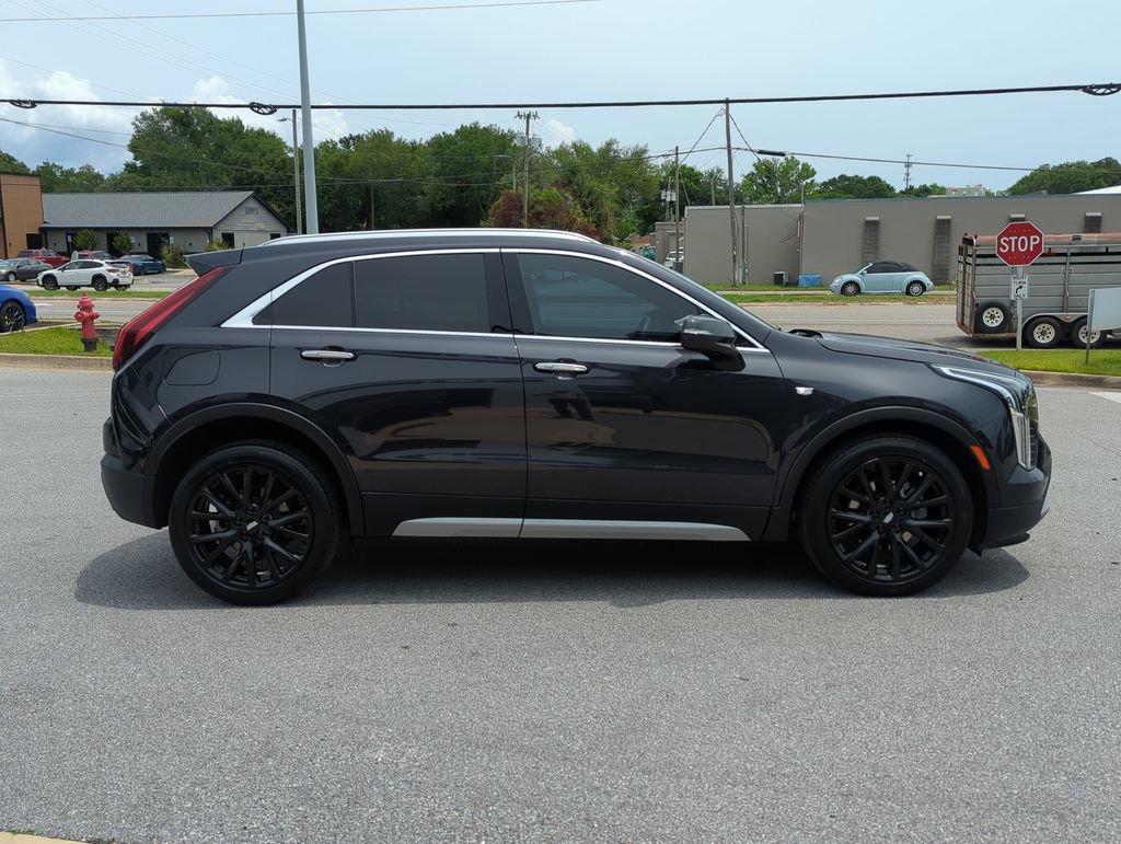 Used 2022 Cadillac XT4 Premium Luxury w/ Enhanced Visibility Package FWD image 8
