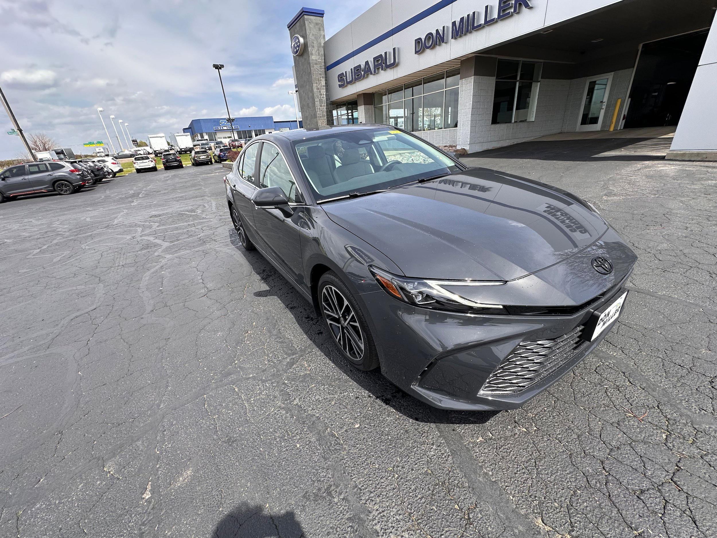 Used 2026 Toyota Camry XLE FWD image 1