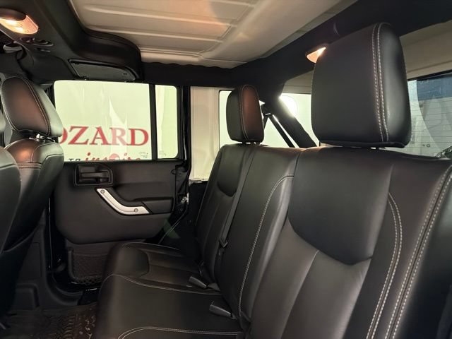 Used 2016 Jeep Wrangler Unlimited Rubicon AWD/4WD image 13
