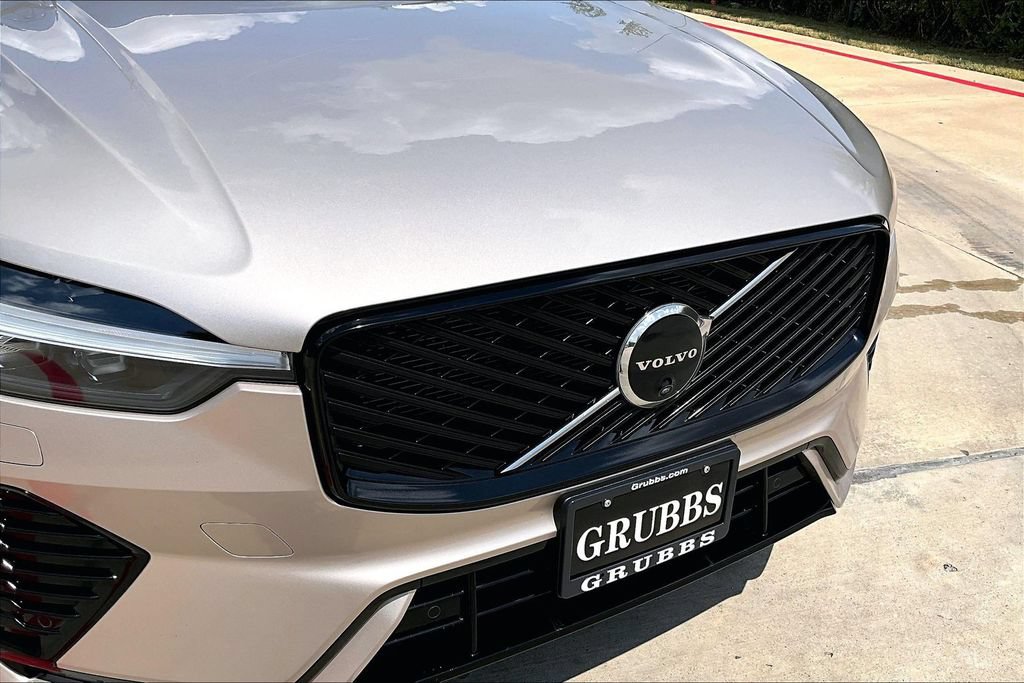 Certified 2026 Volvo XC60 B5 Plus AWD/4WD image 38