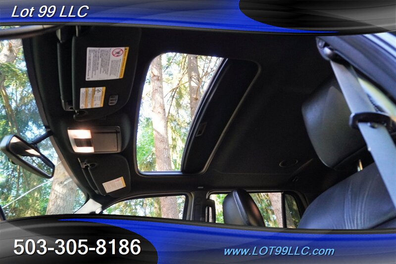 Used 2017 Lincoln Navigator Select AWD/4WD image 2