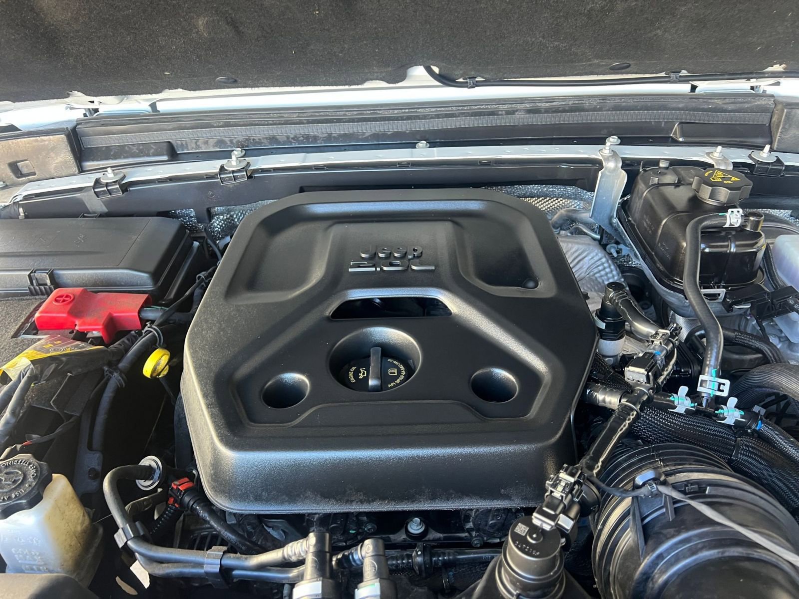 Used 2025 Jeep Wrangler Sport S image 32