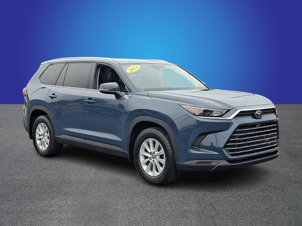 Used 2024 Toyota Grand Highlander AWD image 3