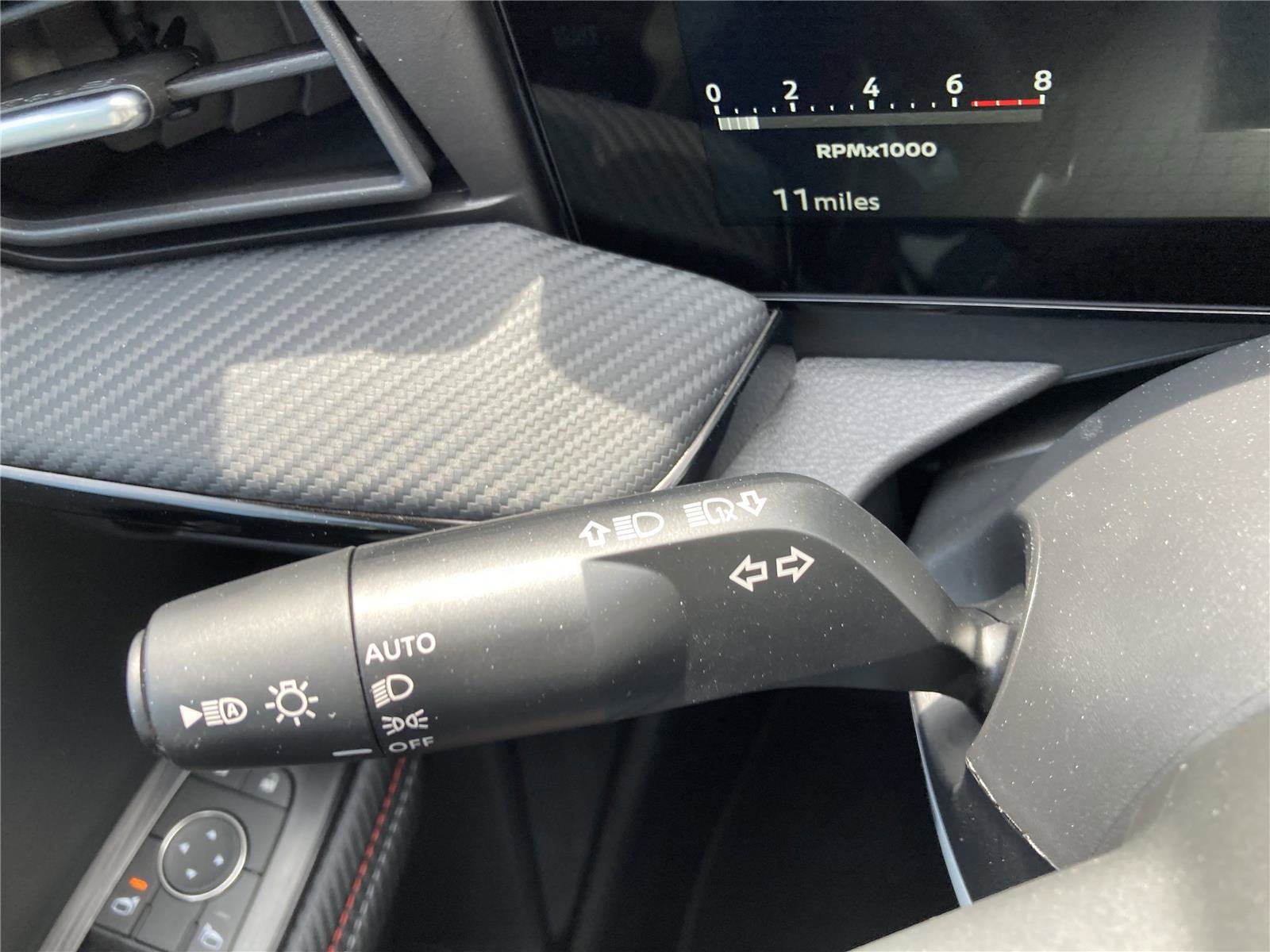 New 2025 Nissan Kicks SR image 33