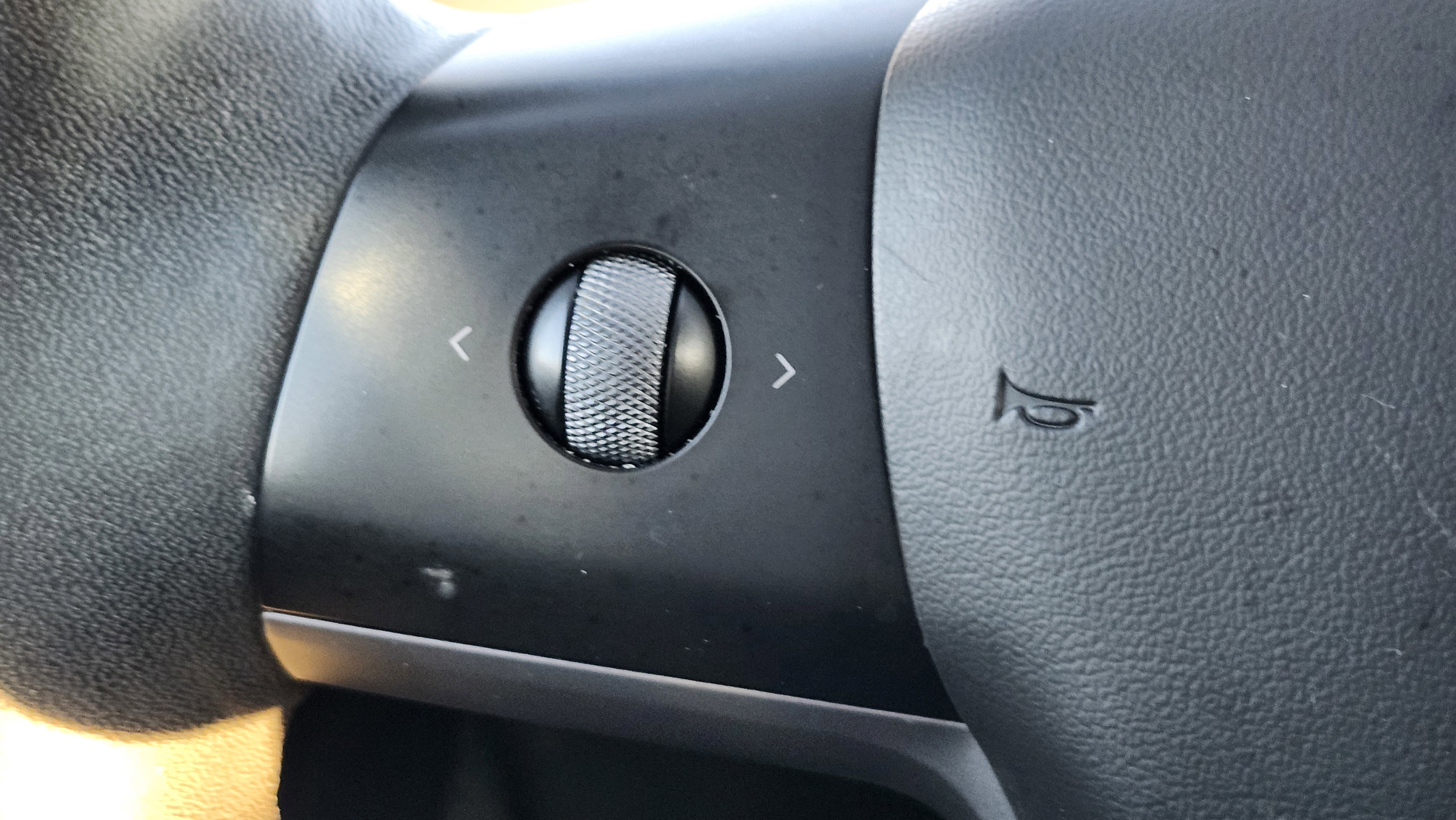 Used 2023 Tesla Model 3 Standard Range image 32