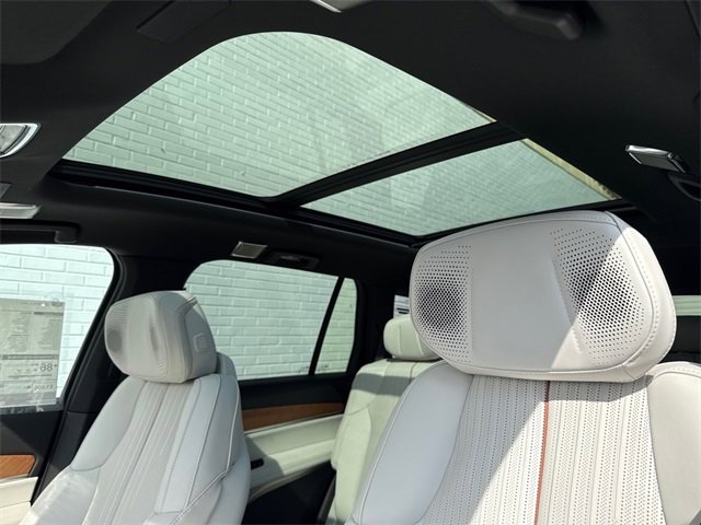 New 2026 Cadillac Vistiq Sport image 8