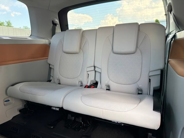 Used 2025 Volkswagen ID. Buzz 1st Edition AWD/4WD image 18