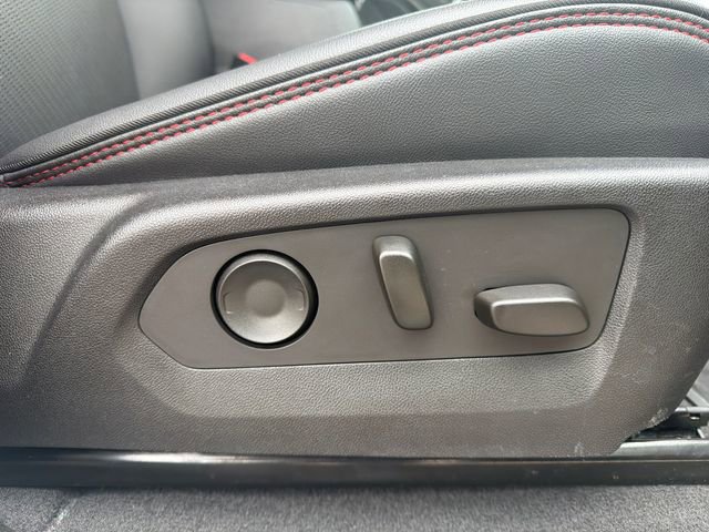 Used 2023 GMC Canyon AT4X image 40