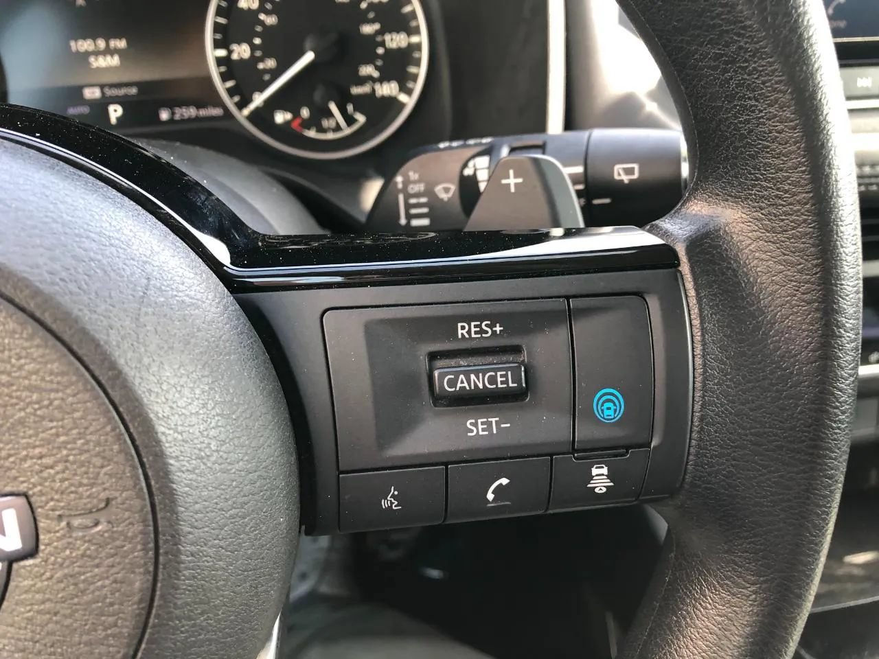 Used 2023 Nissan Rogue SV AWD/4WD image 19