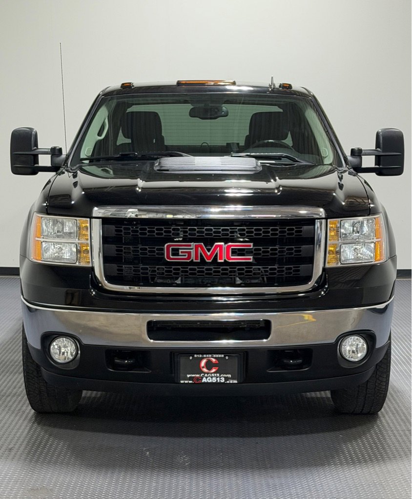 Used 2011 GMC Sierra 2500 SLE w/ SLE Preferred Package AWD/4WD image 3