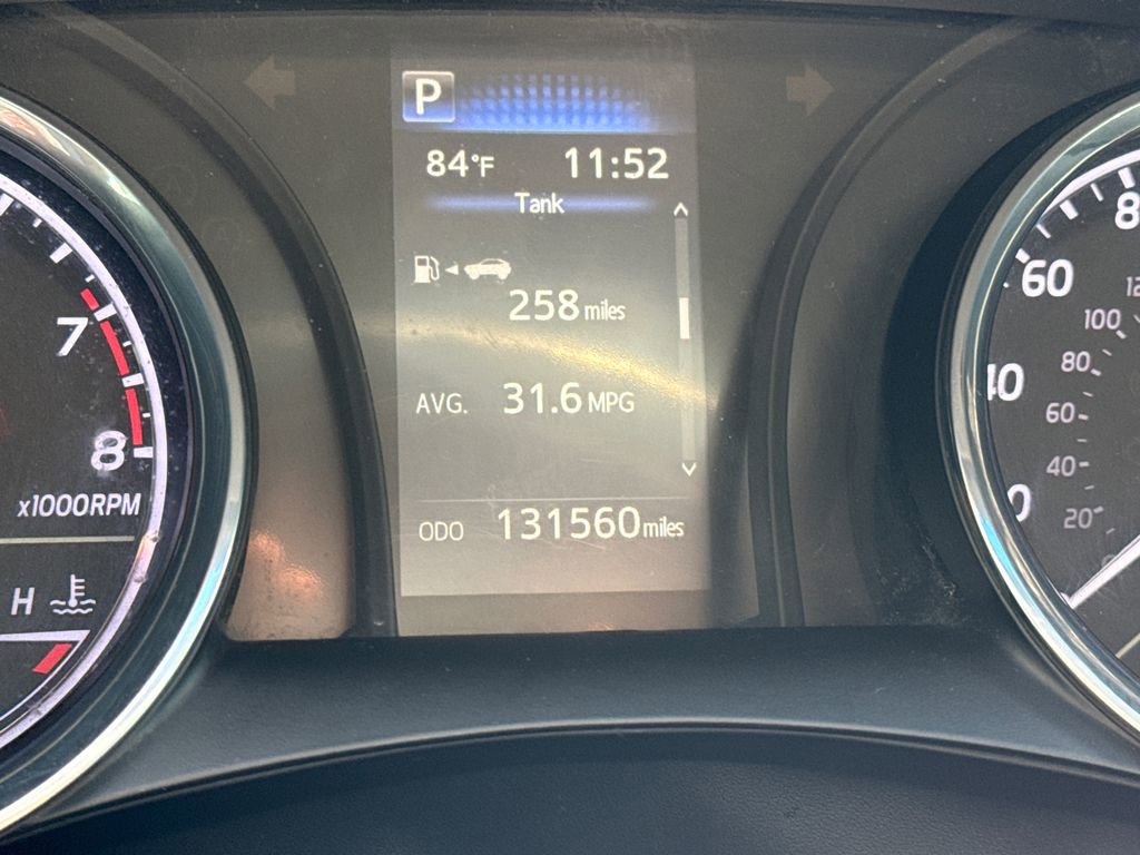 Used 2019 Toyota Camry LE image 10