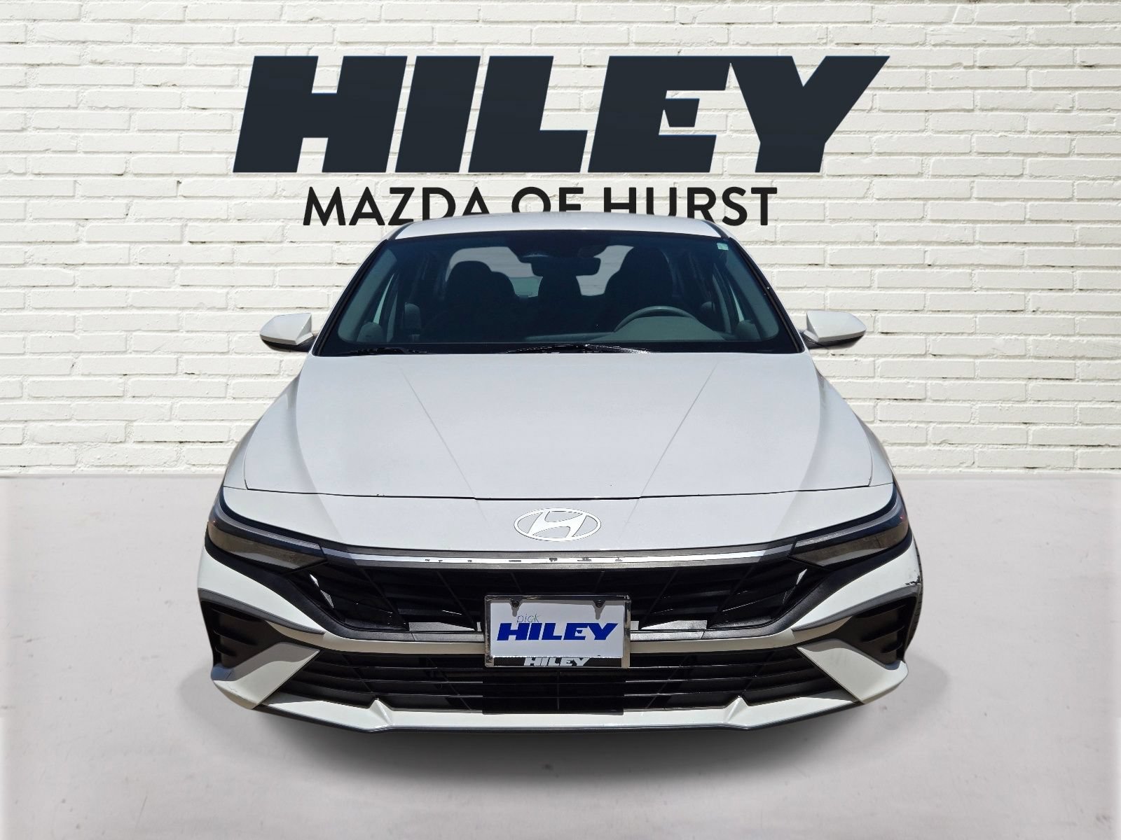 Used 2024 Hyundai Elantra SEL FWD image 2