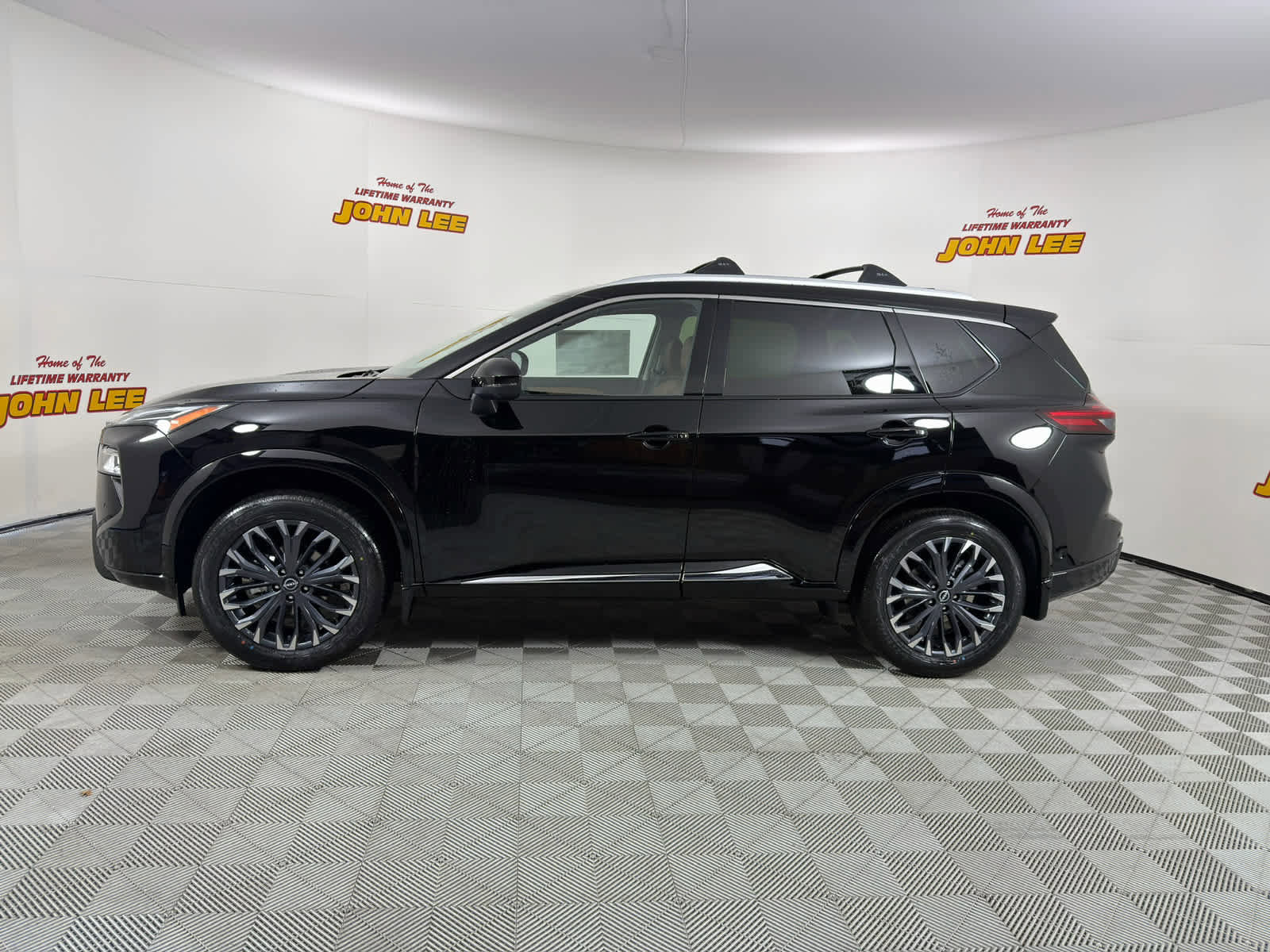 New 2026 Nissan Rogue Platinum w/ Platinum Premium Package image 2