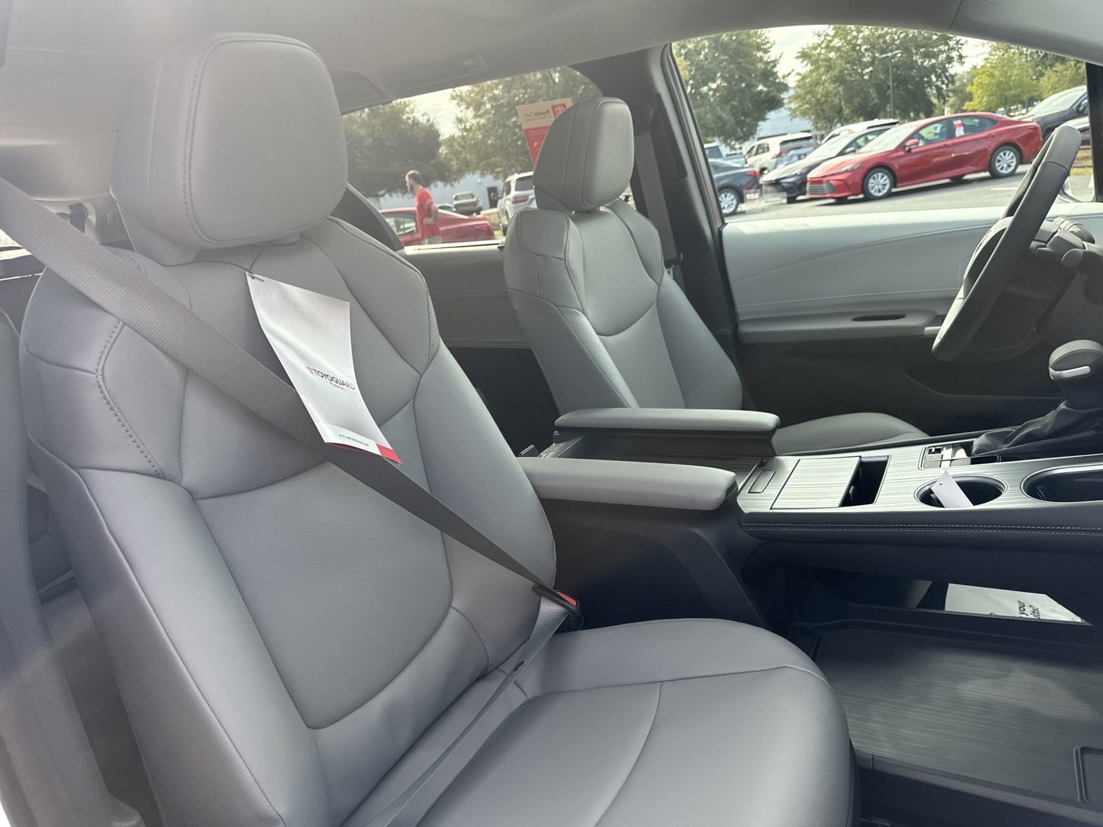 New 2025 Toyota Sienna XLE w/ XLE Plus Package FWD image 35