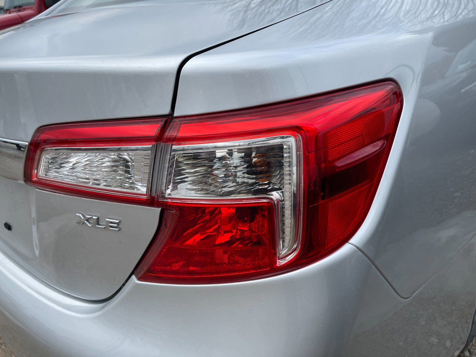 Used 2013 Toyota Camry XLE w/ Leather Pkg image 9