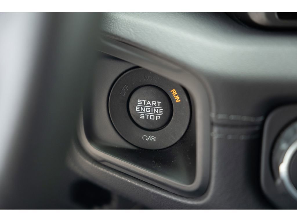 Used 2024 Jeep Gladiator Mojave w/ Convenience Group AWD/4WD image 29